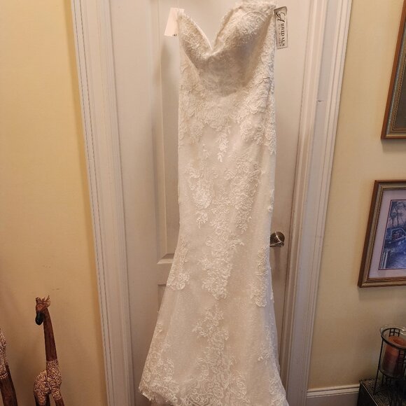 Rosa Clarawedding gown lace mermaid style size 12 Ivory